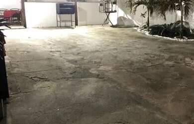 Imagem 3: Alugo casa. Varanda, 3 Vagas na garageme4 Dormitórios