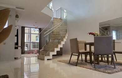 Imagem: A casa em condomínio possui 3 Dormitórios, 4 Banheiros, 2