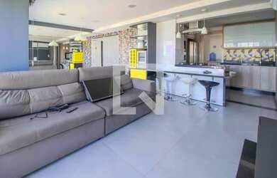 Imagem: O apartamento possui 3 Dormitórios, 2 Banheiros, 2 Vagas na