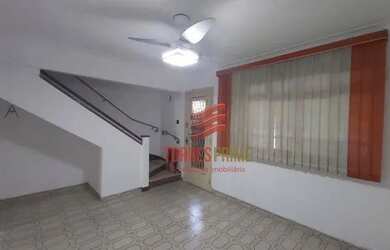 Imagem: A casa possui 2 Dormitórios, 1 Banheiro, 2 Vagas na garagem