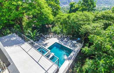 Imagem 3: Belíssima! Projeto contemporâneo em meio a natureza!