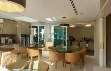 Imagem: A casa em condomínio à venda possui 5 Dormitórios, 5 Banheiros