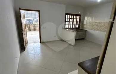 Imagem: A casa possui 2 Dormitórios, 2 Banheiros, 90m² de Área e