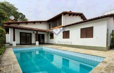 Imagem: A casa em condomínio possui 4 Dormitórios, 4 Banheiros, 2