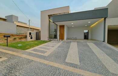 Imagem: A casa em condomínio possui 3 Dormitórios, 4 Banheiros, 3