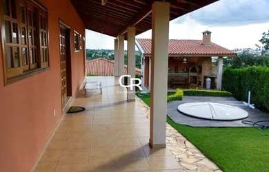 Imagem: A fazenda possui 380m² de Área e está localizado em Terras