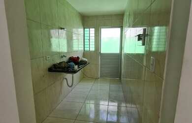 Imagem: A casa em condomínio possui 2 Dormitórios, 2 Banheiros, 1