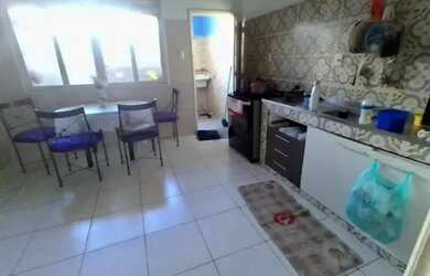 Imagem: A casa possui 2 Dormitórios, 2 Banheiros, 2 Vagas na garagem