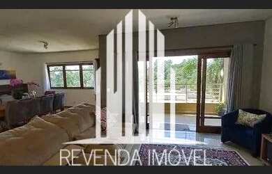 Imagem: A casa possui 5 Dormitórios, 5 Banheiros, 2 Vagas na garagem