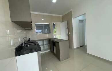 Imagem 2: OPORTUNIDADE - ALUGUEL. Churrasqueira, 1 Vaga na garageme2 Dormitórios