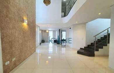 Imagem: A casa em condomínio possui 3 Dormitórios, 4 Banheiros, 4