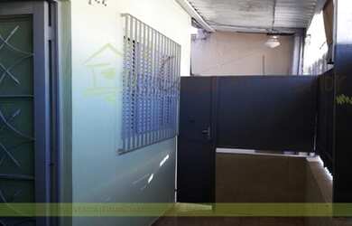 Imagem: A casa possui 2 Dormitórios, 1 Banheiro, 100m² de Área e