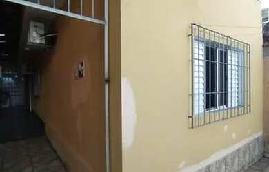 Imagem 6: Casa para venda possui 80 metros quadrados com 2 quartos em Baln. Jd....