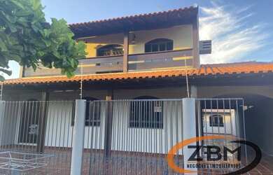 Imagem: A casa possui 3 Dormitórios, 2 Banheiros, 252m² de Área e