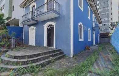 Imagem: A casa possui 5 Dormitórios, 5 Banheiros, 5 Vagas na garagem