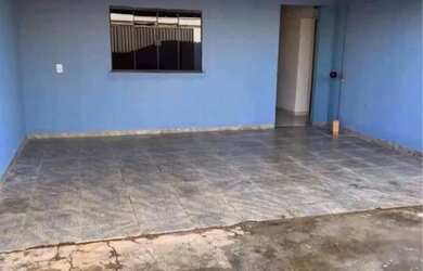 Imagem: A casa possui 2 Dormitórios, 1 Banheiro, 2 Vagas na garagem