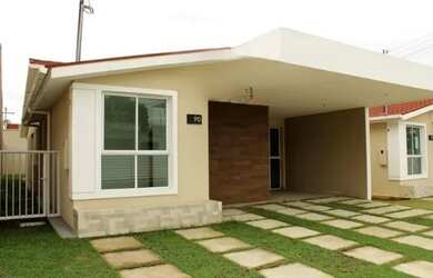 Imagem: A casa em condomínio possui 3 Dormitórios, 2 Banheiros, 2