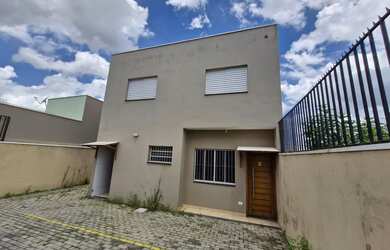 Imagem: A casa possui 2 Dormitórios, 2 Banheiros, 100m² de Área