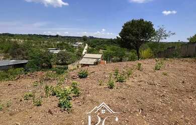 Imagem: O terreno possui 1.000m² de Área e está localizado em St