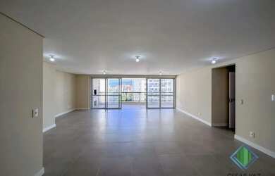 Imagem: O apartamento possui 4 Dormitórios, 5 Banheiros, 3 Vagas na