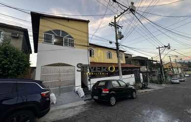 Imagem: A casa possui 3 Dormitórios, 1 Banheiro, 1 Vaga na garagem