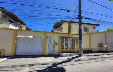 Imagem: A casa em condomínio possui 4 Dormitórios, 5 Banheiros, 2