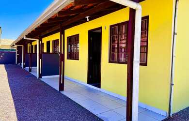 Imagem 2: Casas bem próximo da praia