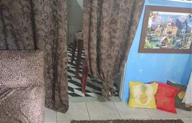 Imagem: A casa possui 2 Dormitórios, 1 Banheiro e está localizado