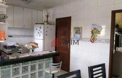 Imagem: A casa possui 3 Dormitórios, 3 Banheiros, 2 Vagas na garagem