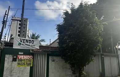 Imagem: A casa à venda possui 3 Dormitórios, 2 Banheiros, 3 Vagas