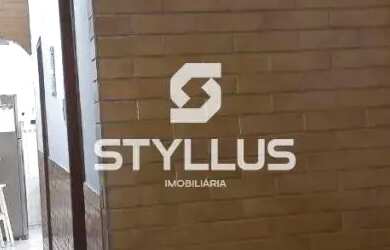 Imagem: A casa possui 3 Dormitórios, 2 Banheiros, 1 Vaga na garagem