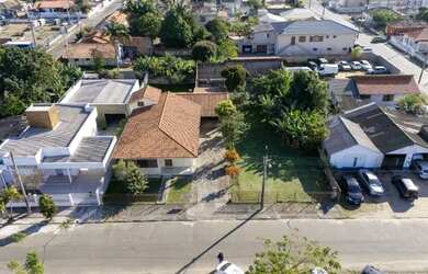 Imagem 3: Casa à Venda no Centro de Capivari de Baixo/SC