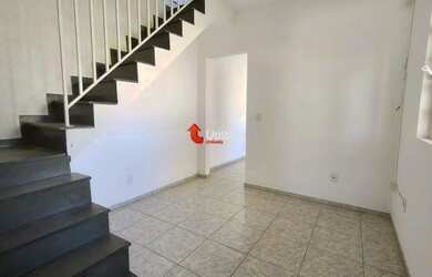 Imagem: A casa possui 3 Dormitórios, 2 Banheiros, 1 Vaga na garagem