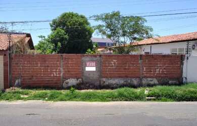 Imagem: O terreno possui 310m² de Área e está localizado em Centro