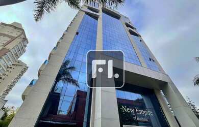 Imagem: O depósito possui 5 Vagas na garagem e 449m² de Área e está