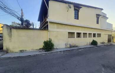 Imagem 2: Casa Linear Frente de Rua e Independente 2 Suítes, Terraço, Piscina...