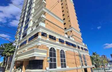 Imagem: O apartamento possui 3 Dormitórios, 1 Banheiro, 3 Vagas na