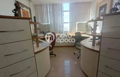 Imagem: O depósito possui 2 Vagas na garagem, 28m² de Área e está