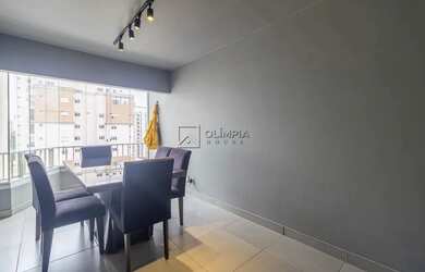 Imagem: O apartamento possui 2 Dormitórios, 1 Banheiro, 1 Vaga na garagem