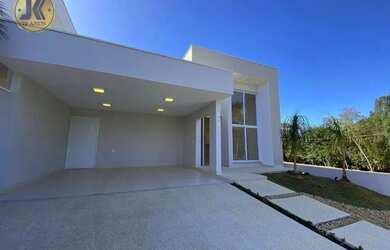 Imagem: A casa em condomínio possui 3 Dormitórios, 1 Banheiro, 4 Vagas