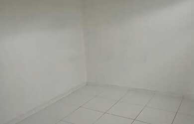 Imagem: A casa possui 1 Dormitório, 1 Banheiro e está localizado