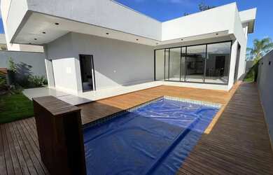 Imagem: A casa em condomínio possui 4 Dormitórios, 3 Banheiros, 4