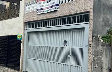 Imagem: A casa possui 4 Dormitórios, 2 Banheiros, 2 Vagas na garagem