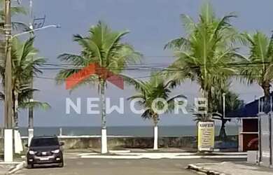 Imagem: A casa possui 3 Dormitórios, 2 Banheiros, 4 Vagas na garagem