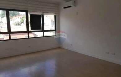 Imagem: O depósito possui 1 Vaga na garagem, 20m² de Área e está