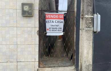 Imagem: A casa possui 2 Dormitórios, 1 Banheiro e está localizado