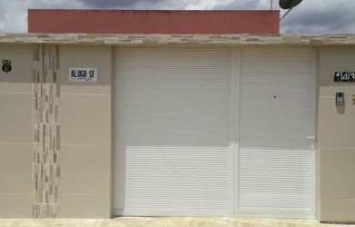 Imagem: A casa possui 2 Dormitórios, 1 Banheiro, 1 Vaga na garagem