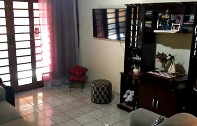 Imagem 1: Casa com 4 quartos, lote amplo - Jardim Europa - Goiânia