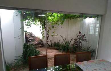 Imagem: A casa possui 5 Dormitórios, 5 Banheiros, 2 Vagas na garagem