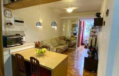 Imagem: O apartamento possui 2 Dormitórios, 2 Banheiros, 50m² de Área